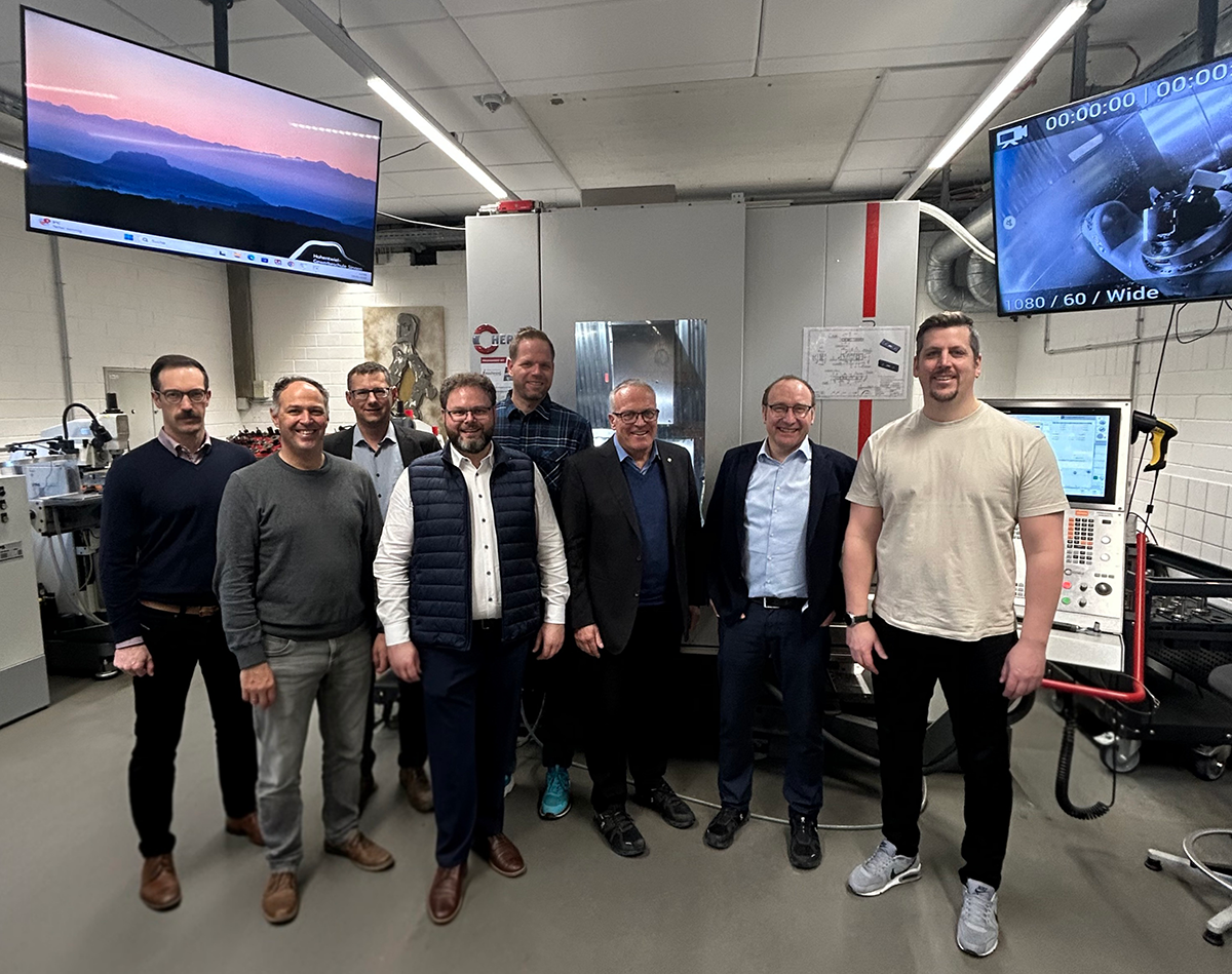 Lehrerteam der HGS Singen und Auditorenteam nach erfolgreicher Rezertifizierung zur Leuchtturmschule für digitalisierte Fertigung